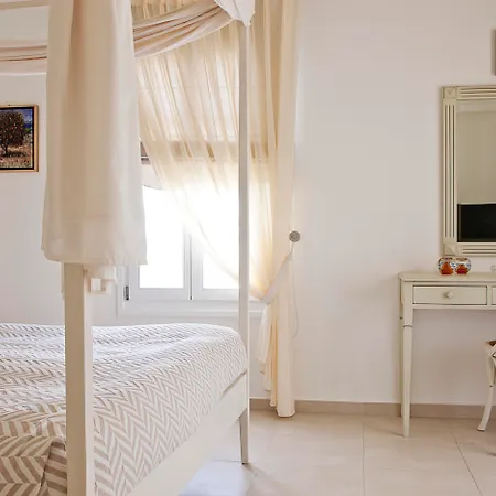 Naxian Collection - Small Luxury Of The World Stelida (Naxos)