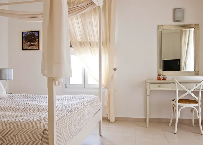 Naxian Collection - Small Luxury Of The World Stelida (Naxos)